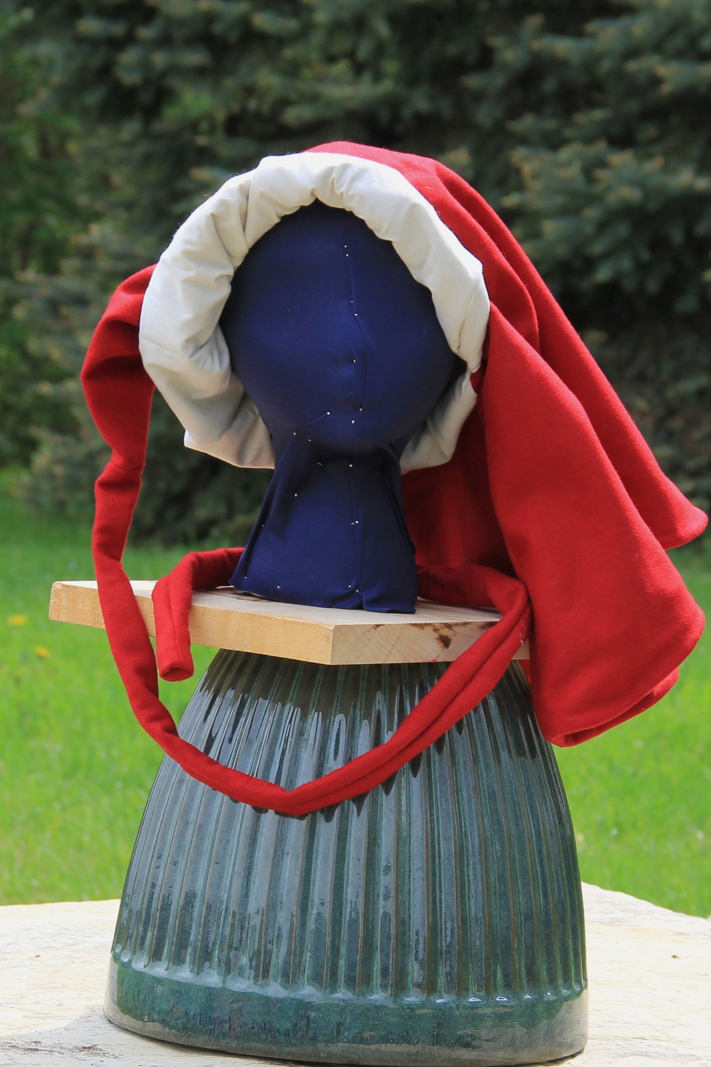 Liripipe Hood, Red